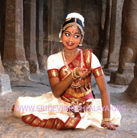 Индийские танцы как средство выражения внутреннего мира человека