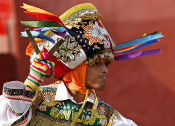 Перуанский танец с ножницами