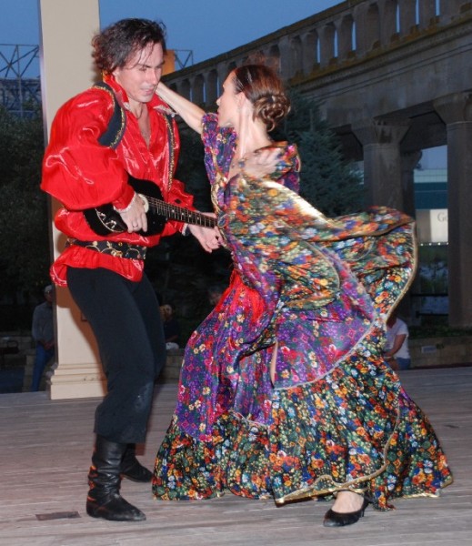 Шаги и главные движения дамского цыганского танца