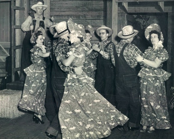 Barn dances либо сарайные танцы - дух общины и удовлетворенность встреч