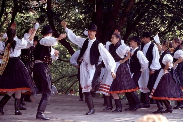 Вековые традиции в народных танцах Венгрии