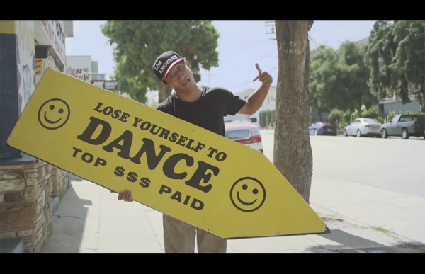Daft Signz: калифорнийская танцующая реклама