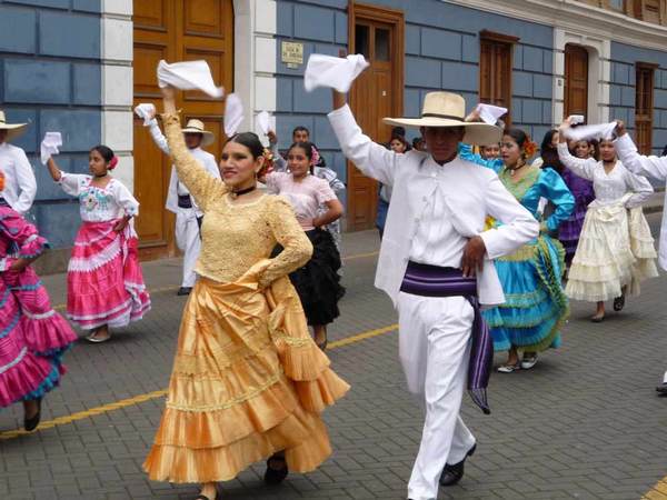 Маринера — государственный танец Перу